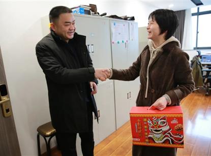 春節(jié)慰問送溫暖，歲寒情深暖人心——綿投集團(tuán)組織開展2022年春節(jié)慰問系列活動(dòng)